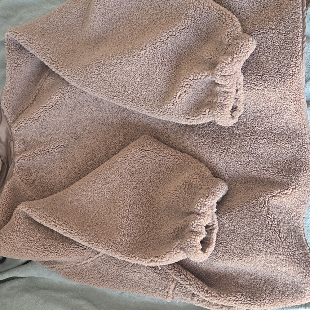 Fuzzy jacket - Picture 4 of 4